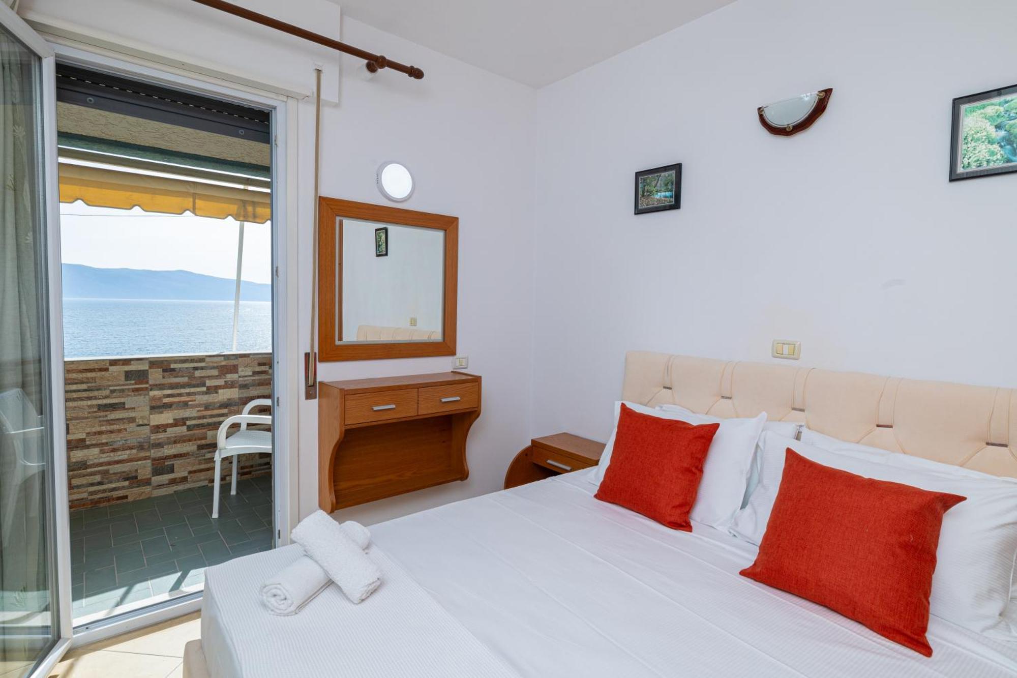 Lucas Apartments Rental Avlonya Dış mekan fotoğraf