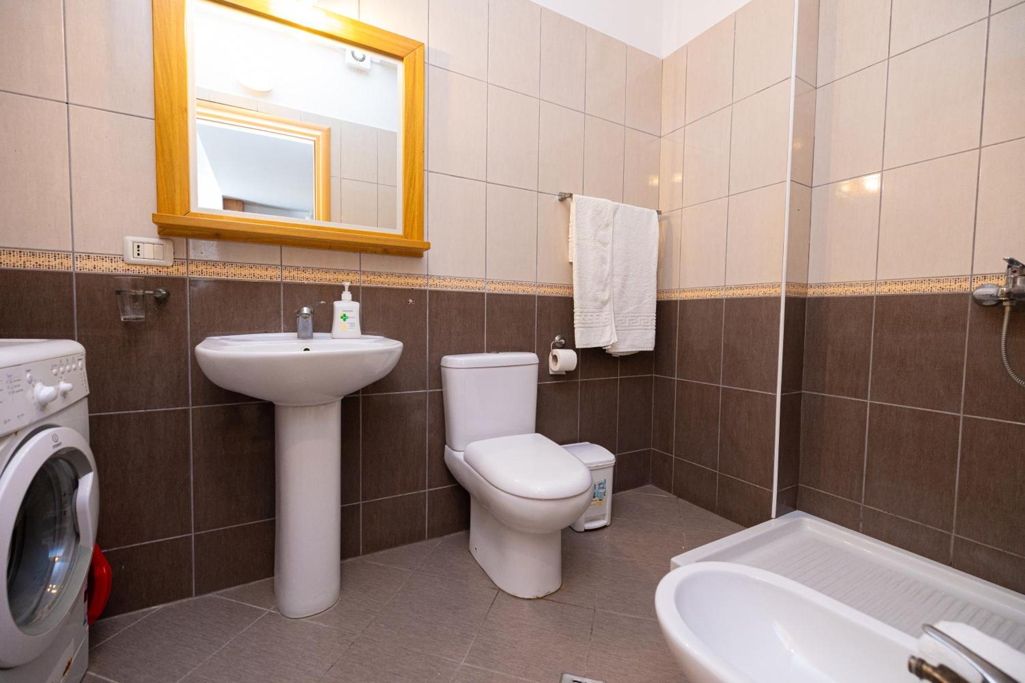 Lucas Apartments Rental Avlonya Dış mekan fotoğraf
