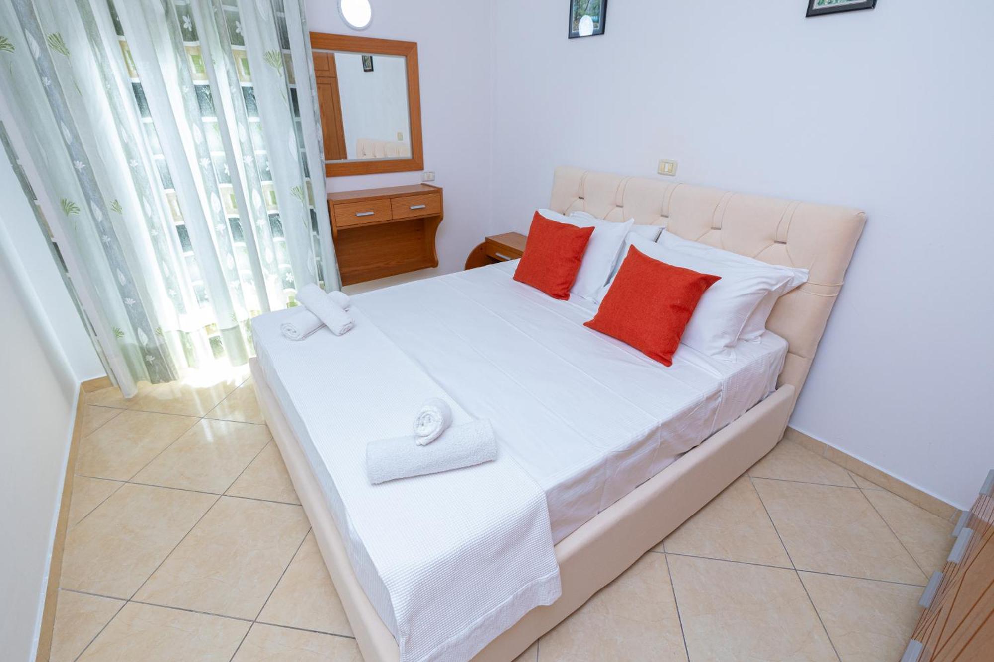 Lucas Apartments Rental Avlonya Dış mekan fotoğraf