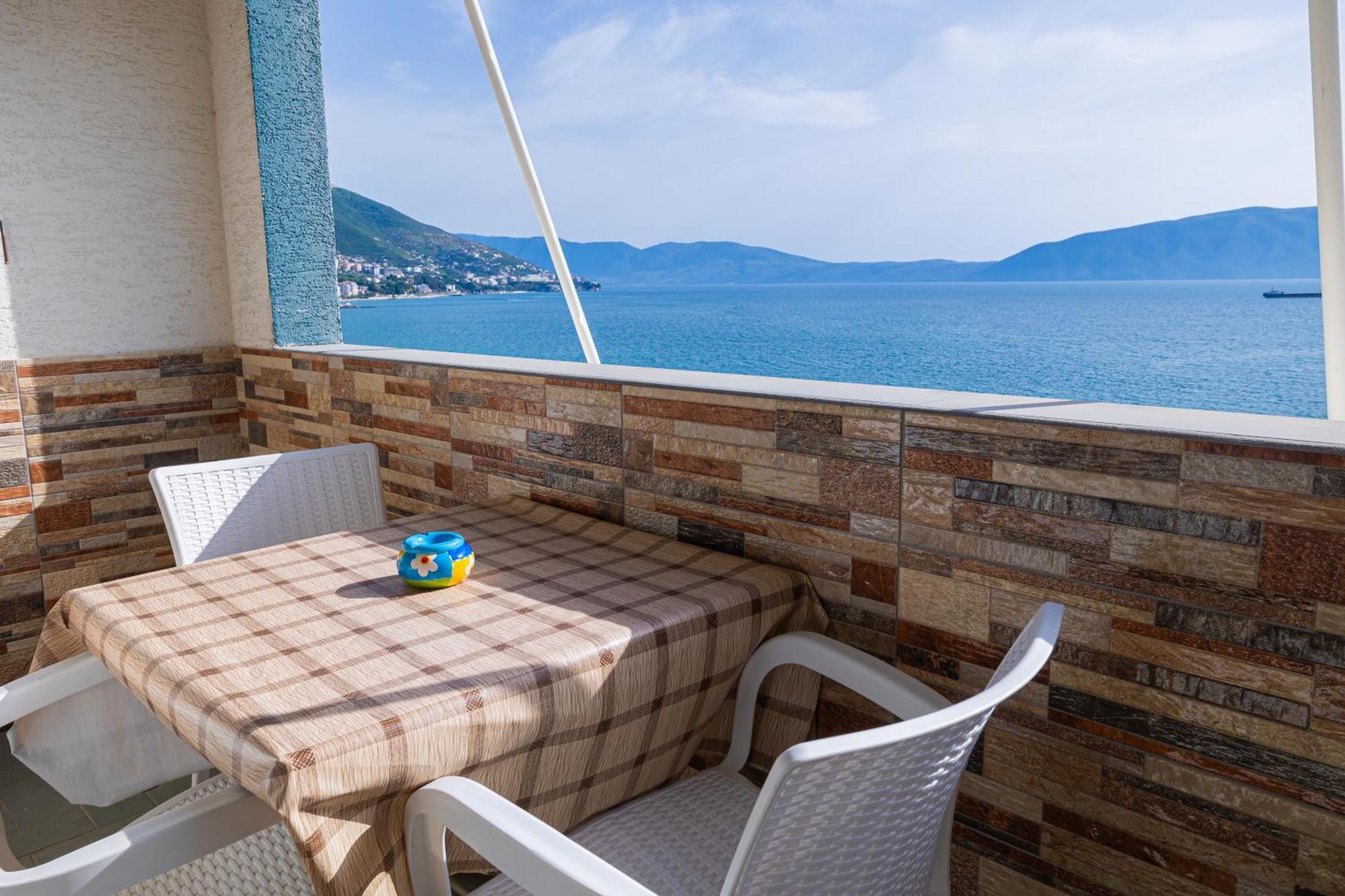 Lucas Apartments Rental Avlonya Dış mekan fotoğraf